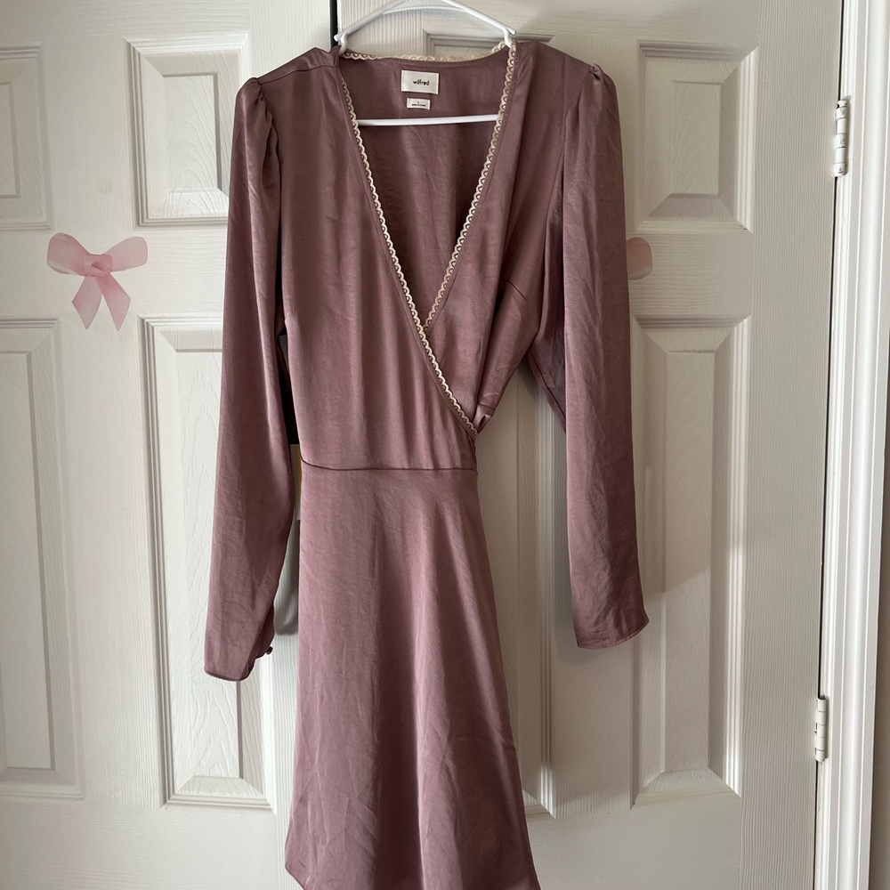 NWT Aritzia Wilfred Mademoiselle Satin Lace Longsleeve Wrap Dress Womens L